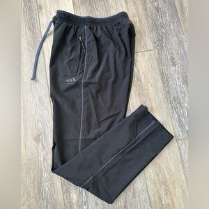 🖤men’s Jogger with side line new condition.